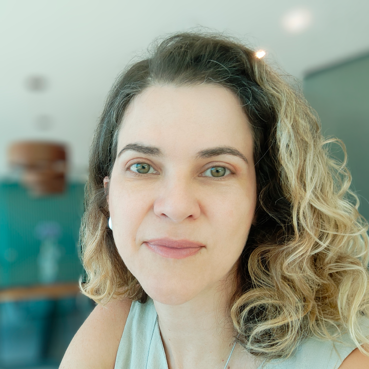 Luciane-site Diretoria